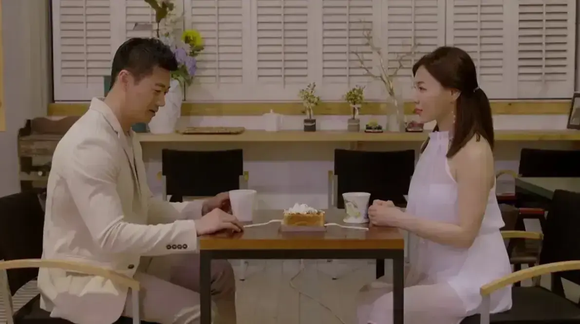 《邻居家妻子》韩国电影未删减1080P高清资源-韩语中字我邻居的老婆完整版-百度网盘夸克迅雷下载-看邻居家妻子在线观看