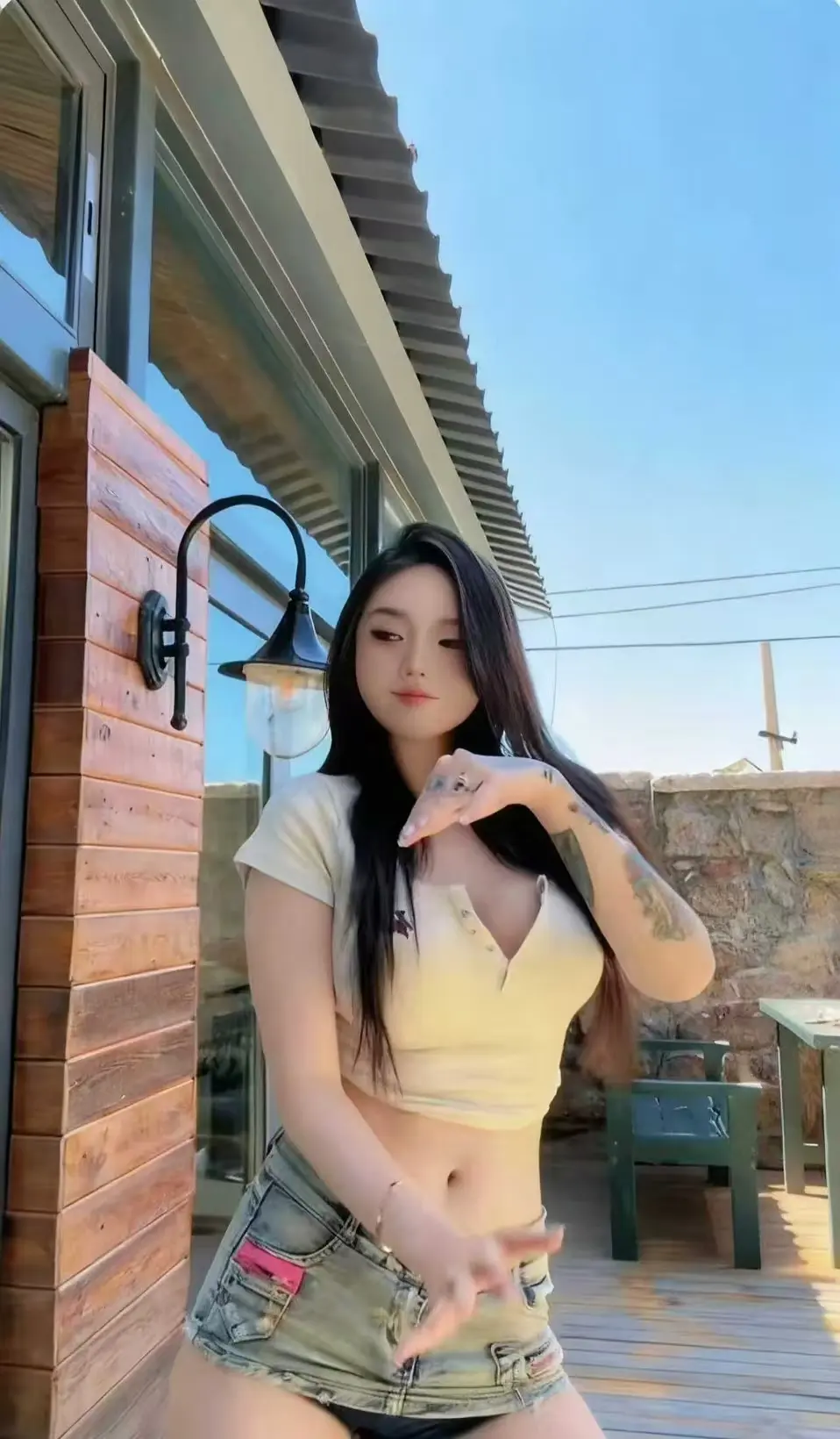 《Meena 成美男》高清全集中文版无删减免费在线观看-网盘便捷备份无广告插入-一次看遍Meena 成美男全集资源