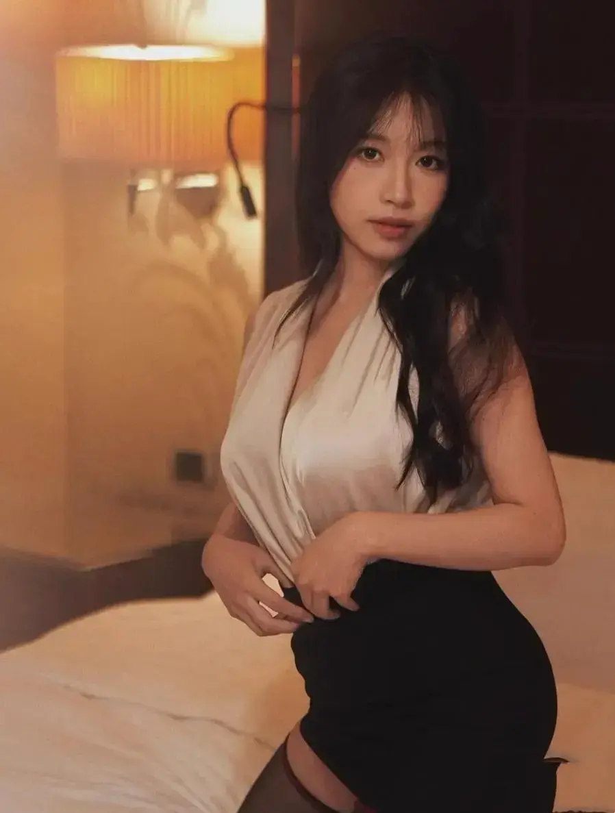 《小凤新婚》全集完整版在线免费观看-苏畅艾熙双人演绎无删减-小凤新婚高清直链极速秒存-无广告无弹窗纯净播放